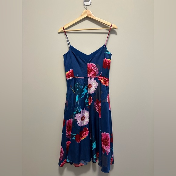 Banana Republic floral dress - Picture 3 of 5